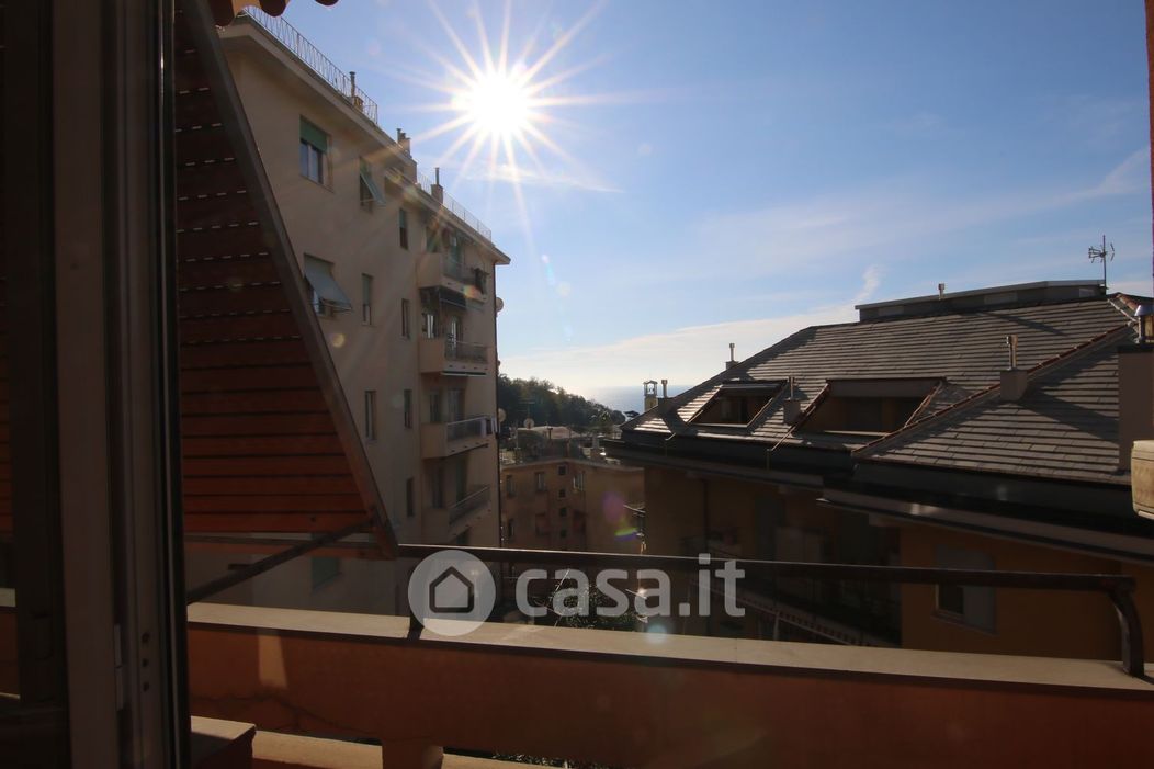 Appartamento in Vendita in Via Angelo Carrara 137 a Genova
