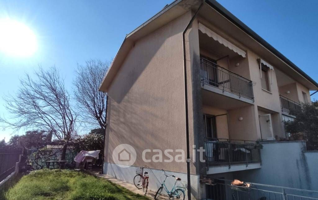 Villa in Vendita in Via del Bon 167 a Udine