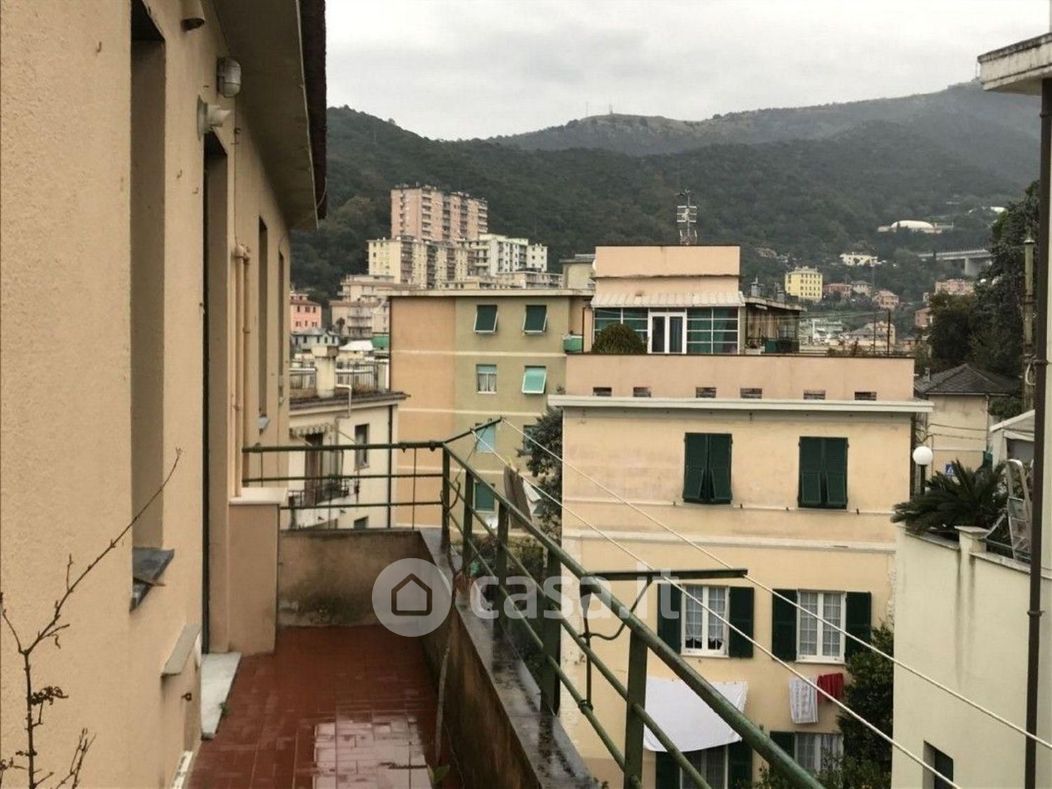 Appartamento in Vendita in Via Pica a Genova