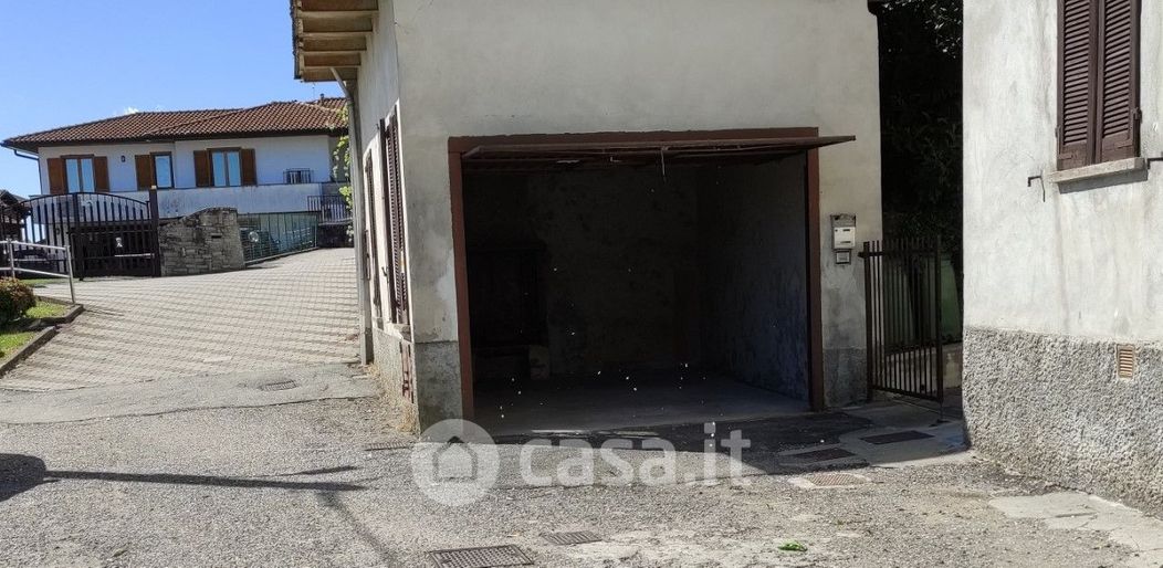 Garage/Posto auto in Vendita in a Carnago
