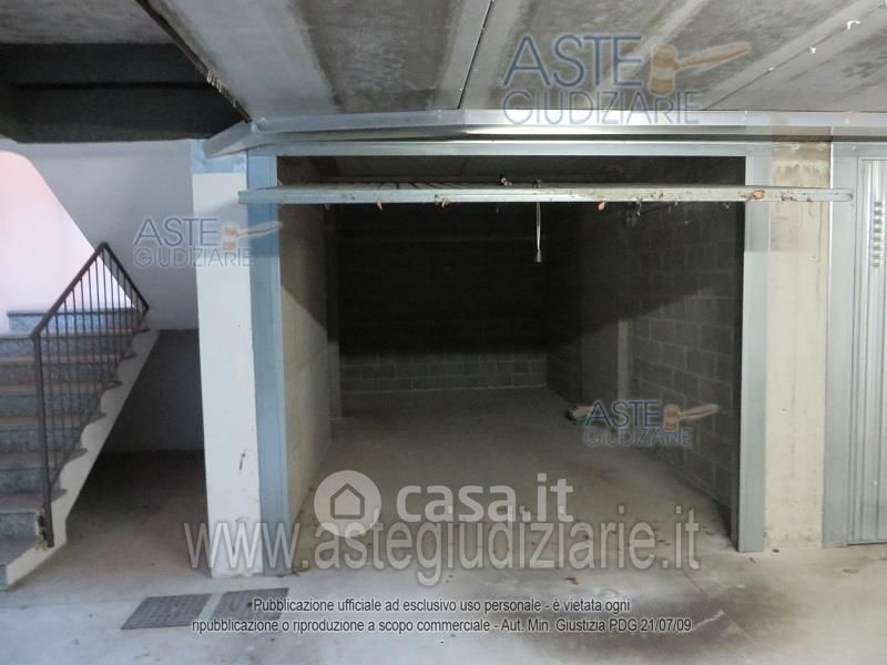 Garage/Posto auto in Vendita in Via Cosio 10 a Castelletto sopra Ticino