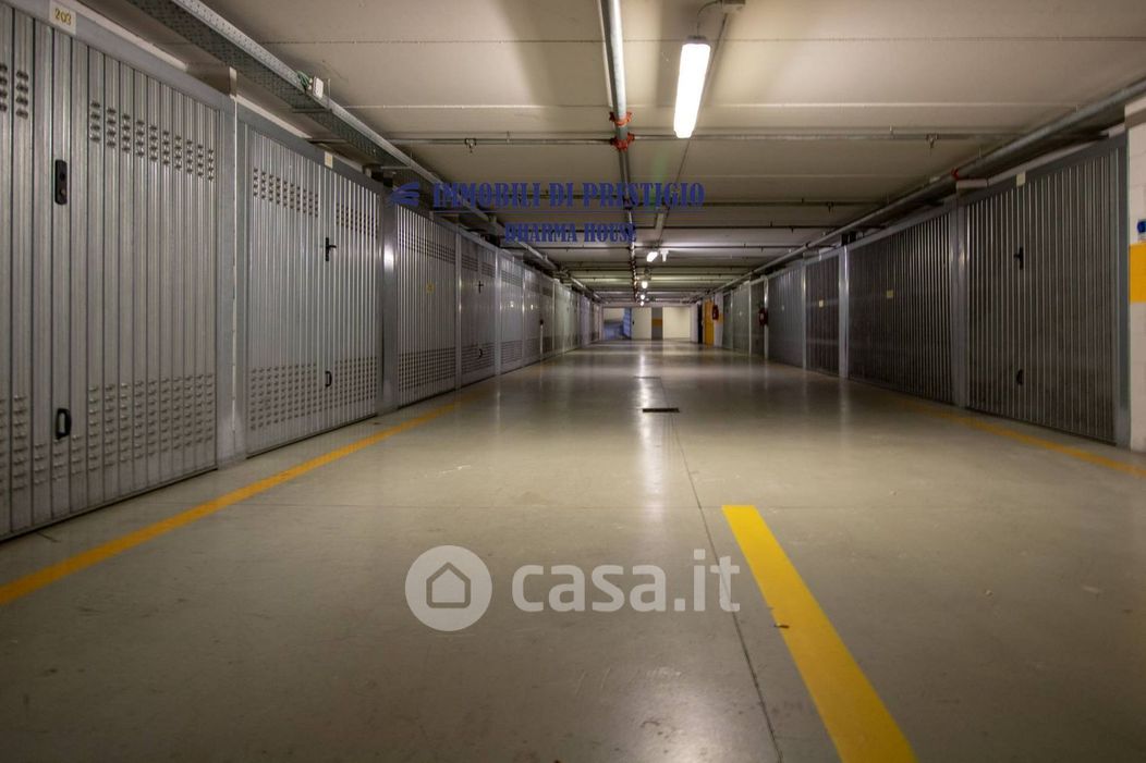 Garage/Posto auto in Vendita in Viale Sabotino 25 a Milano