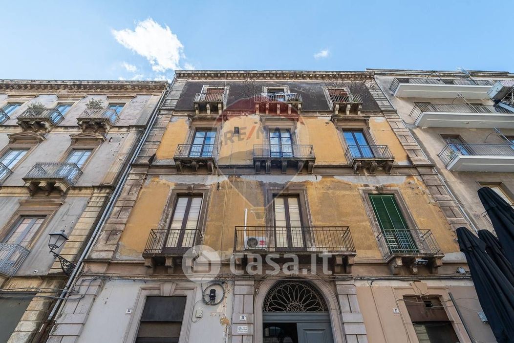 Appartamento in Vendita in Via Teatro Massimo 35 a Catania