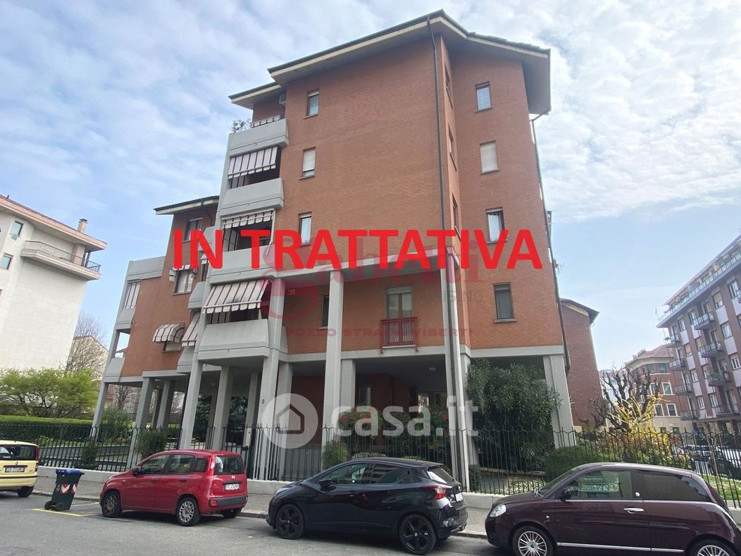 Appartamento in Vendita in Via Borgomanero 2 a Torino