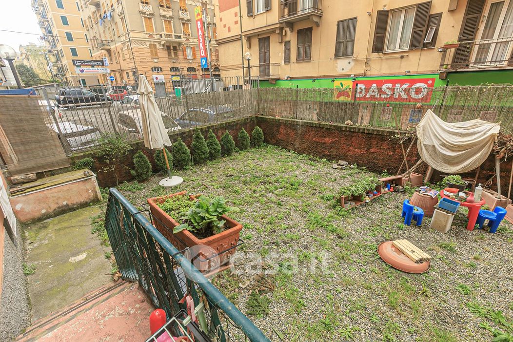 Appartamento in Vendita in Corso Torino 19 a Genova