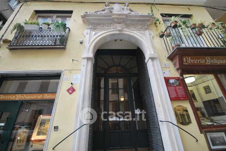 Appartamento in Affitto in Piazza De Marini a Genova