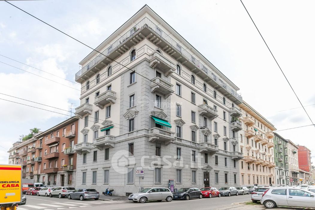 Appartamento in Vendita in Via degli Imbriani a Milano
