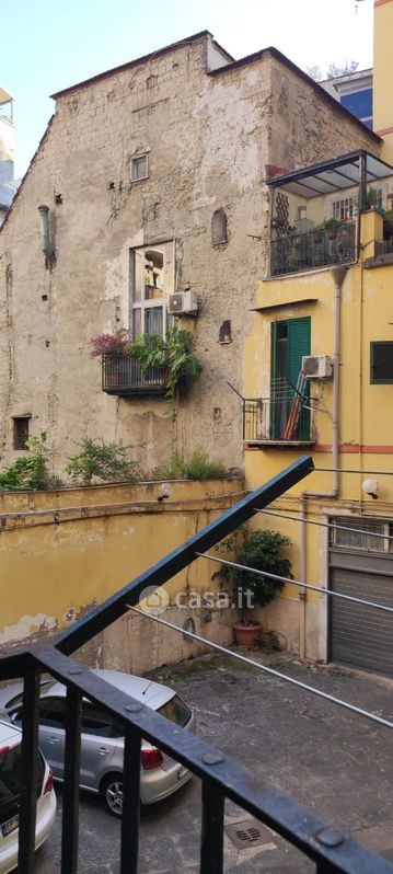 Appartamento in Vendita in Vico Pallonetto Santa Chiara a Napoli