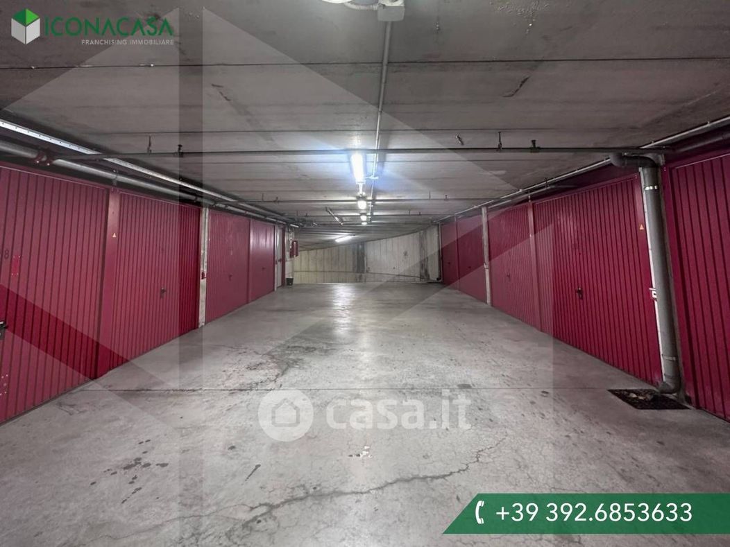Garage/Posto auto in Vendita in Viale Sondrio 5 a Milano