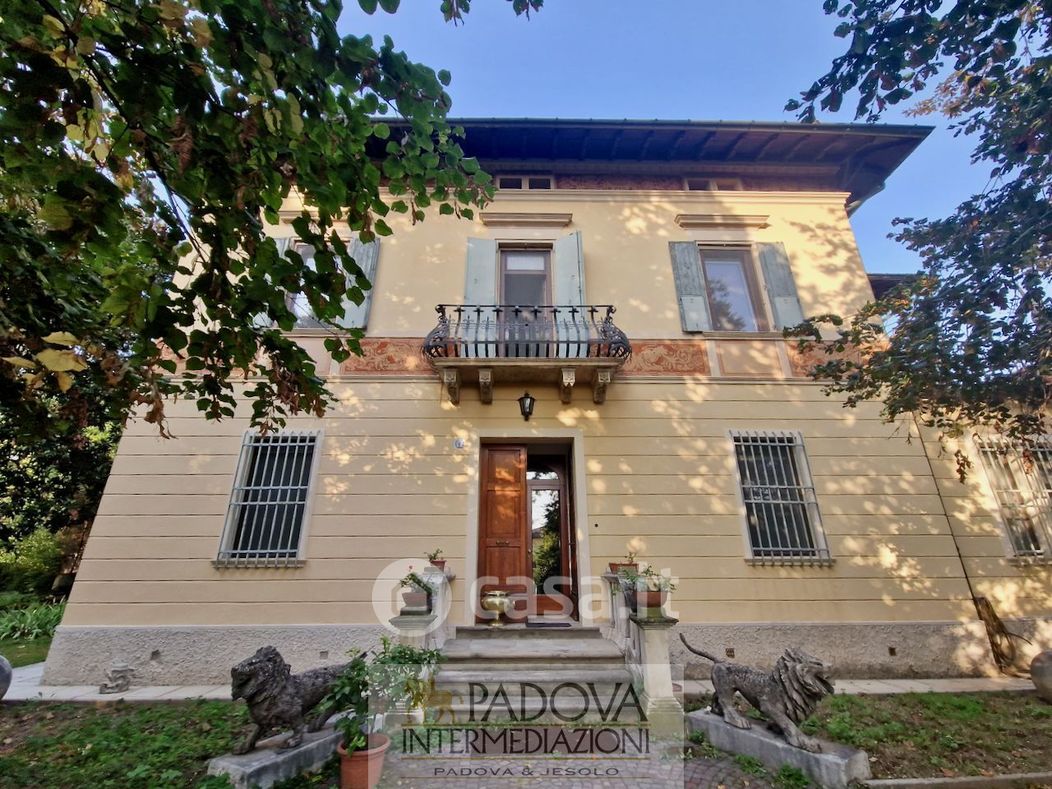 Villa in Vendita in Via Tiziano Vecellio a Padova