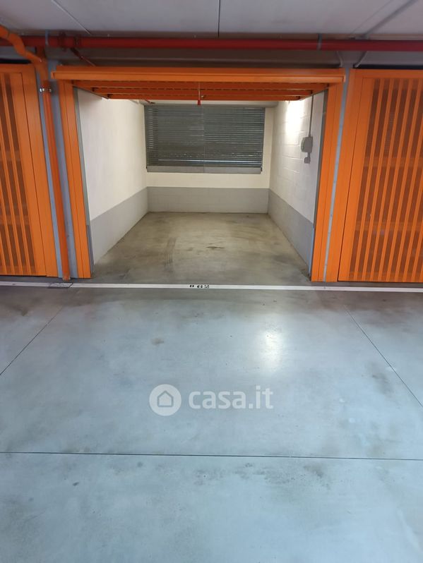 Garage/Posto auto in Vendita in Via della Maona a Genova