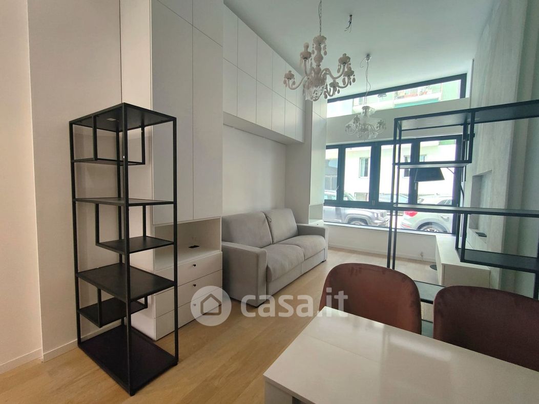 Appartamento in Vendita in Via Bordighera a Milano