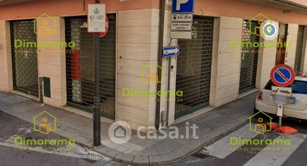 Negozio/Locale commerciale in Vendita in Via Cavour 18 a Montecatini-Terme