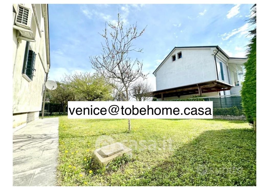 Casa Bi/Trifamiliare in Vendita in Via Pasqualigo a Venezia