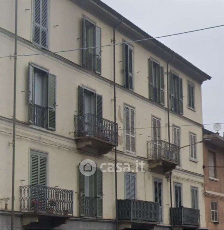 Appartamento in Vendita in Via Leinì 3 a Torino