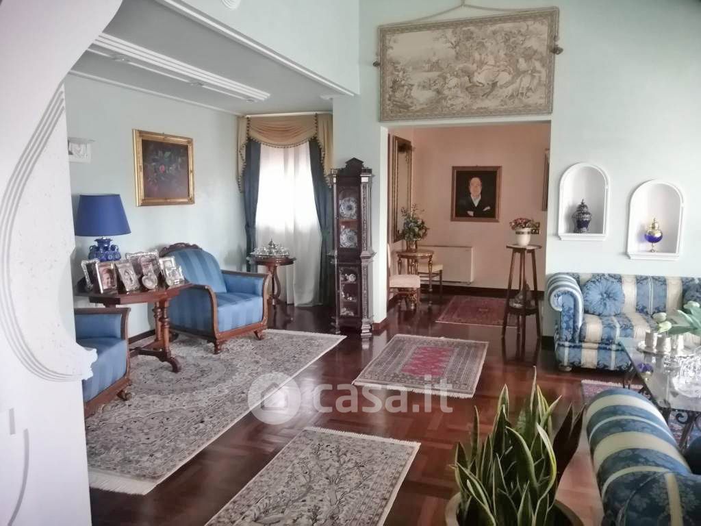 Casa Bi/Trifamiliare in Vendita in Via Ugo Betti 68 a Palermo