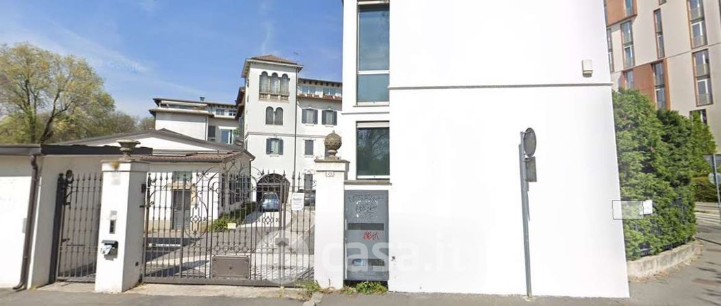 Palazzo in Vendita in Via Egidio Folli 29 a Milano