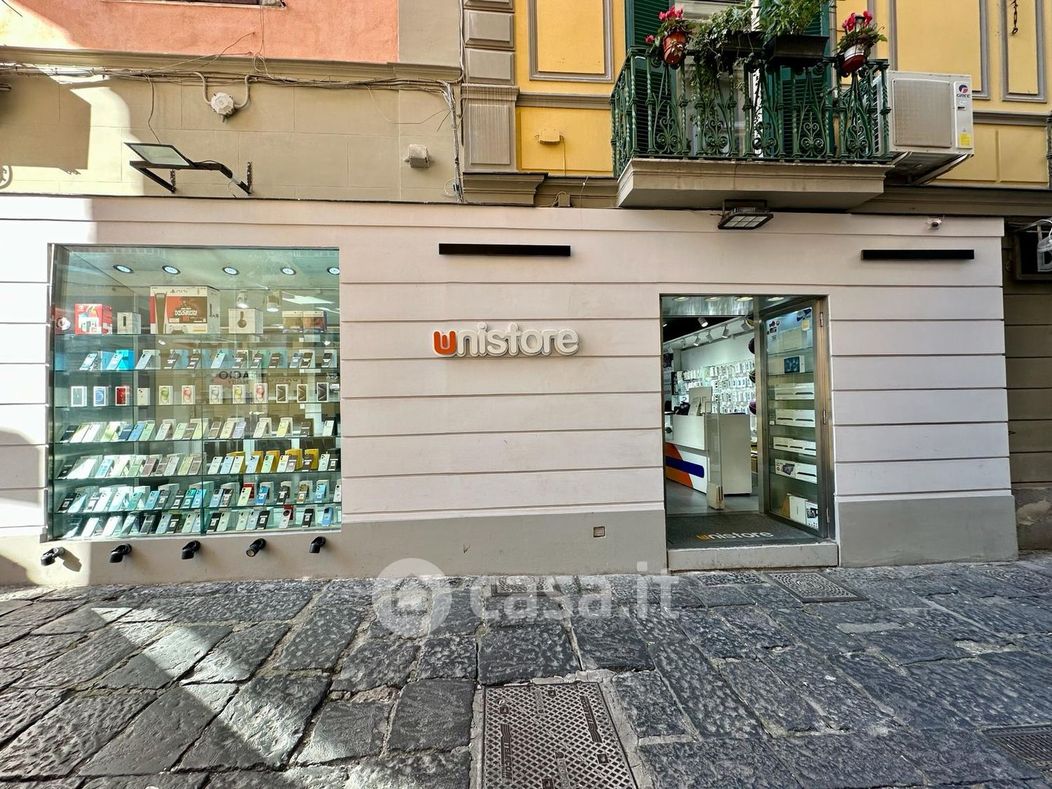 Negozio/Locale commerciale in Vendita in Via Cavallerizza a Chiaia 32 a Napoli
