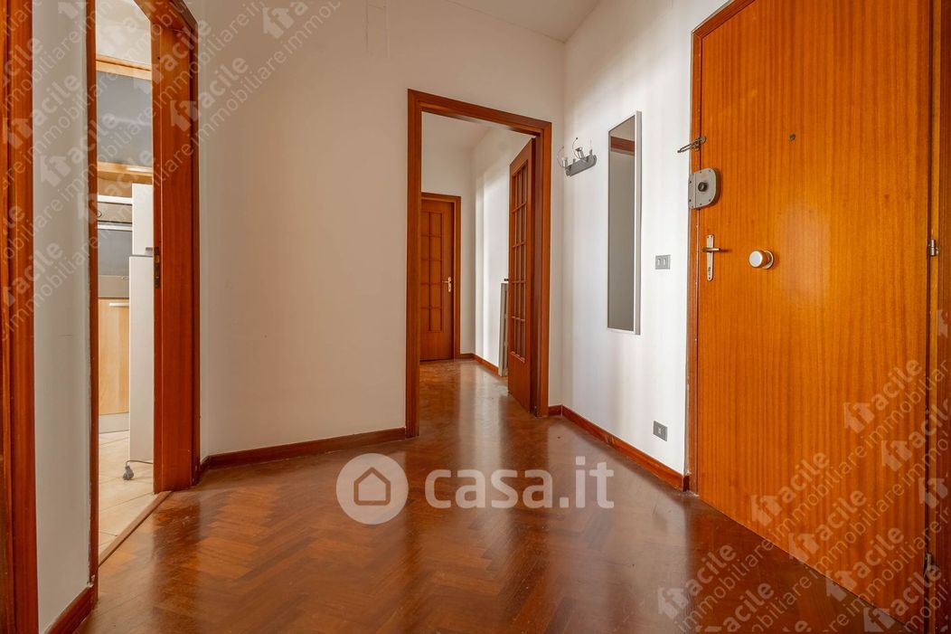 Appartamento in Vendita in Via Santi Cirillo e Metodio 5 a a Bari