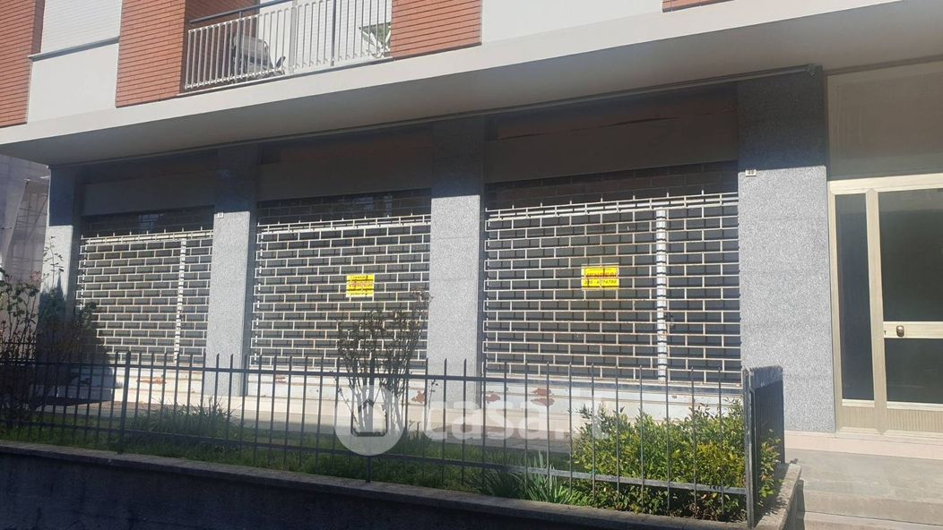 Negozio/Locale commerciale in Vendita in Via Porta Romana 38 a Asti