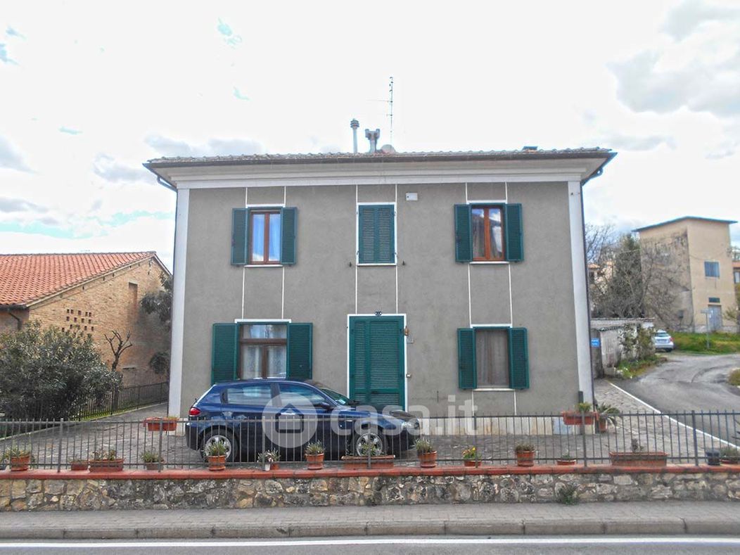 Villa in Vendita in Via Salcini a Chiusi