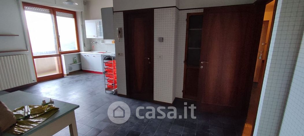 Appartamento in Vendita in Via Cincinelli a Macerata