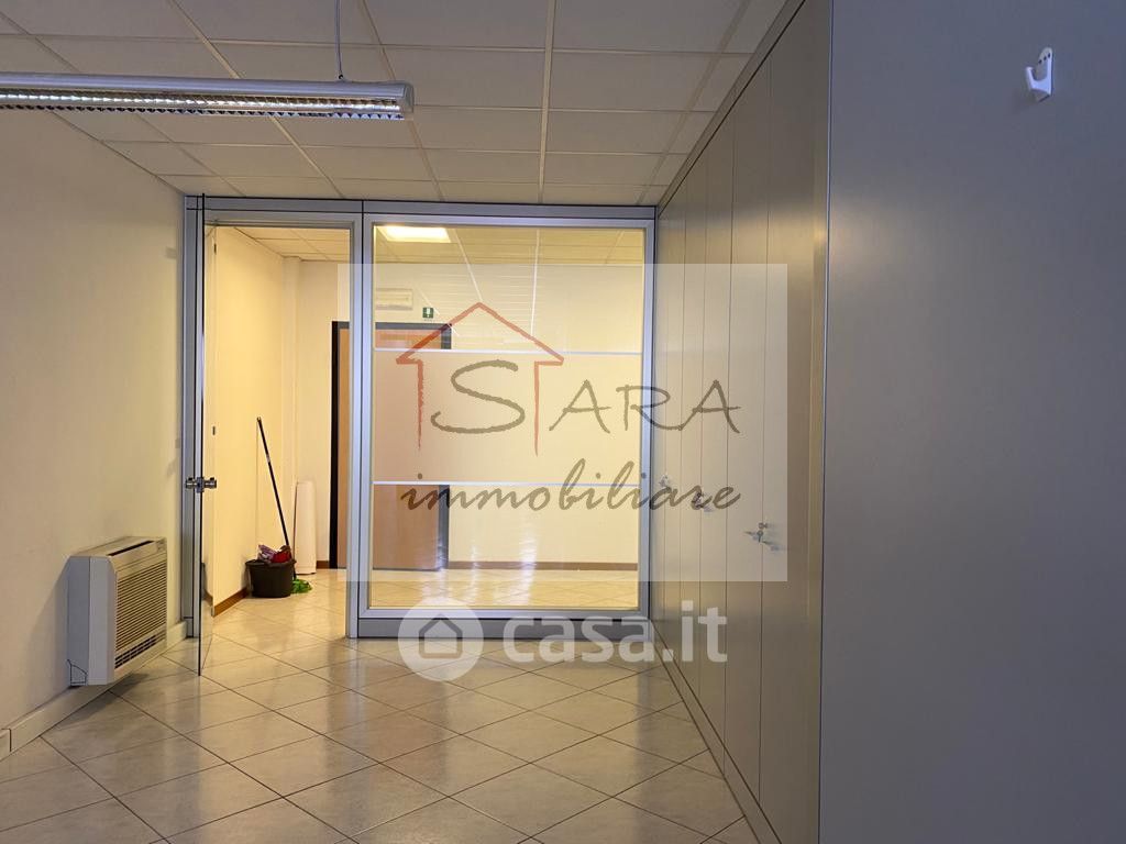 Ufficio in Vendita in Viale dell'Industria a Padova