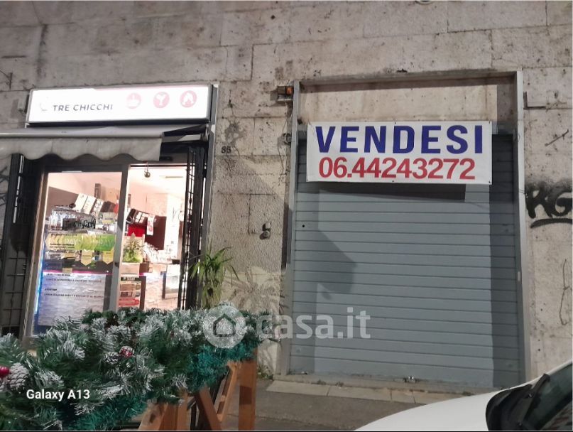 Negozio/Locale commerciale in Vendita in Via Nomentana Nuova a Roma