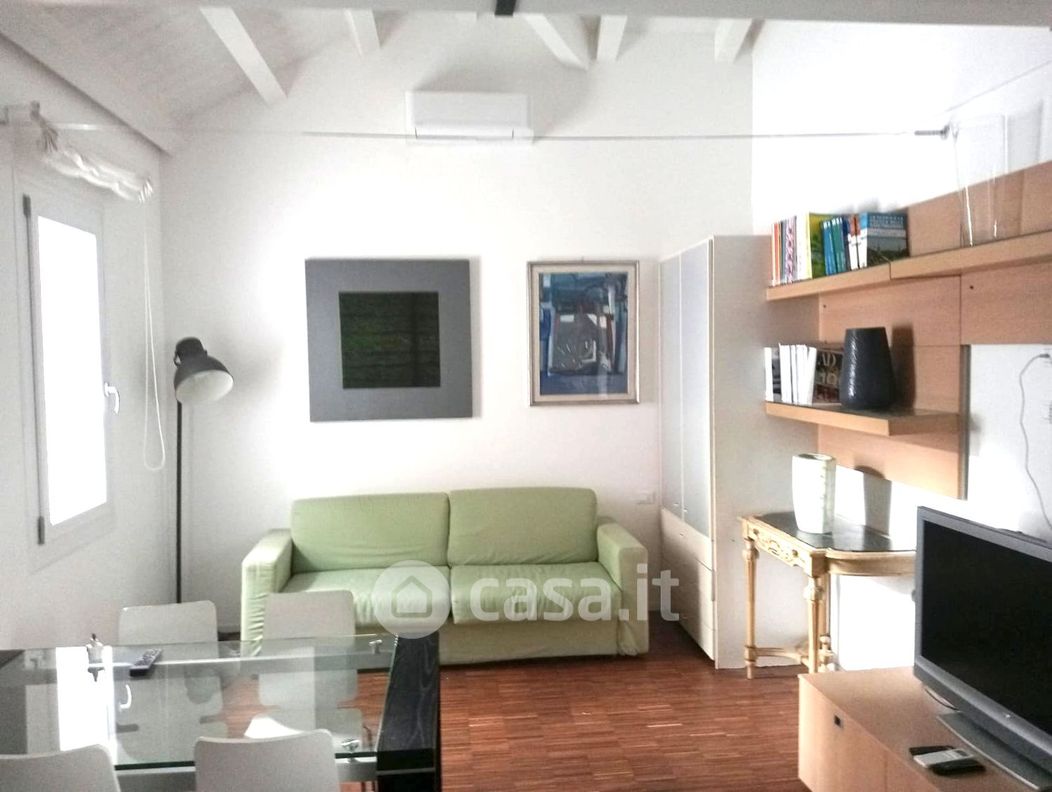 Appartamento in Affitto in Viale Trento e Trieste a Riccione