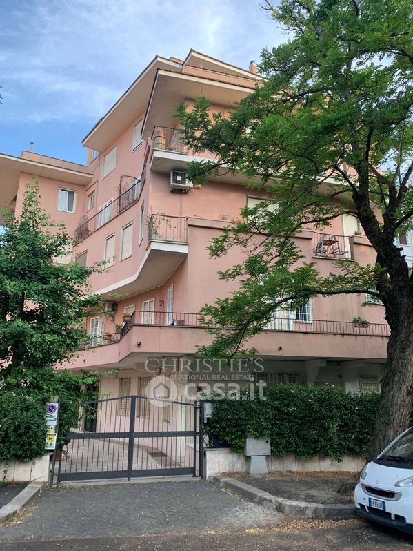 Appartamento in Vendita in Via Giacinto Bruzzesi a Roma