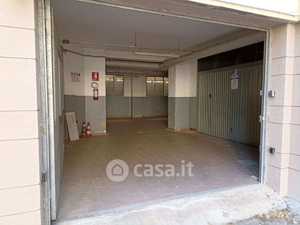 Garage/Posto auto in Vendita in Via Camillo Ranzani a Bologna