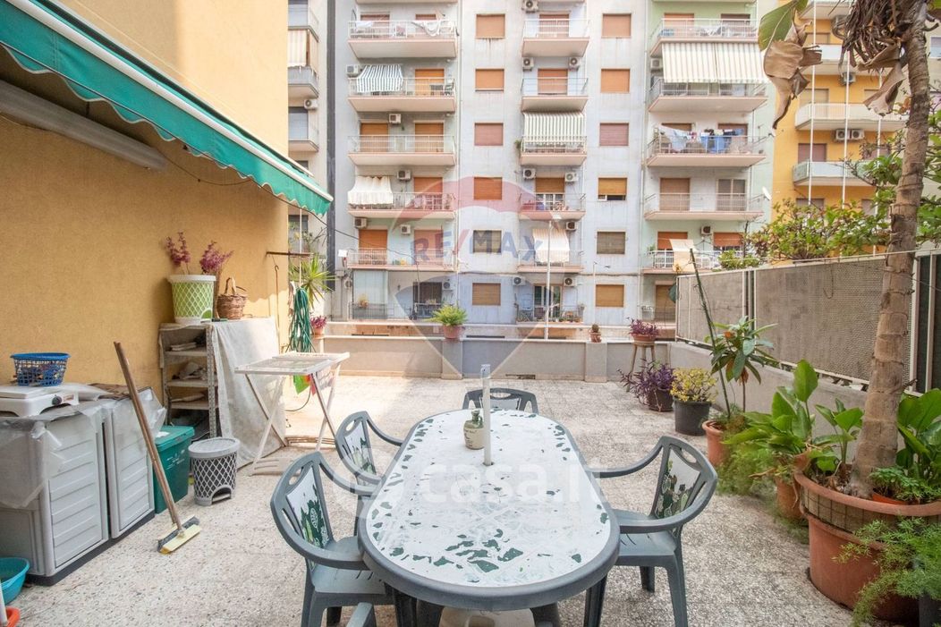 Appartamento in Vendita in Via Duca Degli Abruzzi 57 a Catania
