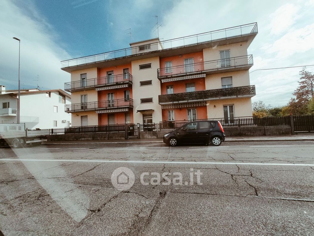 Appartamento in Vendita in Via Cavour a Villafranca di Verona