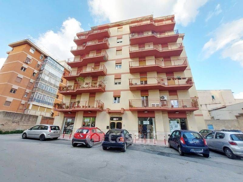 Appartamento in Vendita in Via Enrico Franco 11 a Palermo