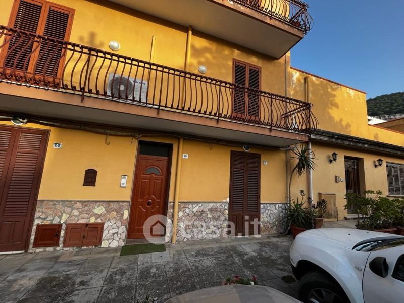Appartamento in Vendita in Piazza marchese Natale a Palermo