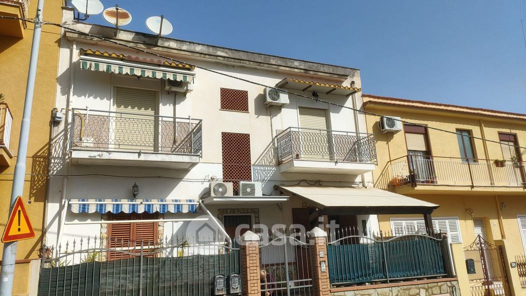 Appartamento in Affitto in Via Alla Falconara 82 a Palermo