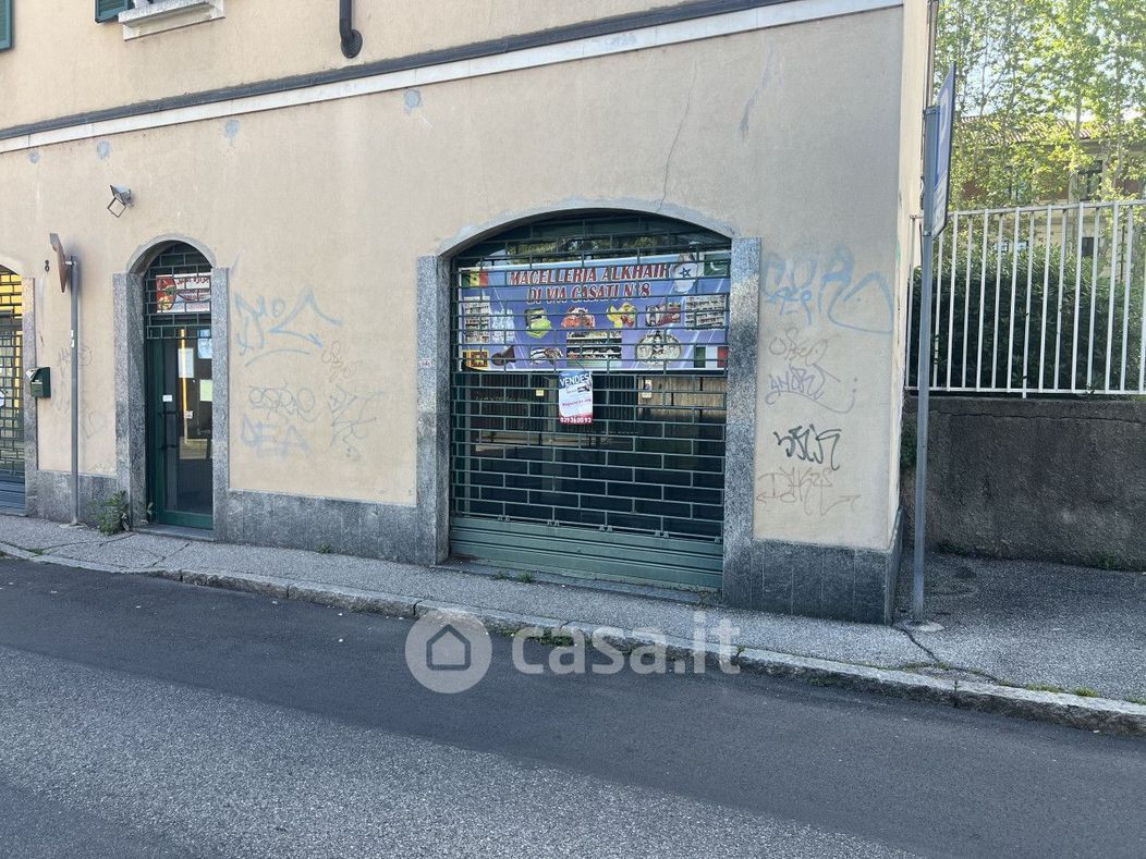 Negozio/Locale commerciale in Vendita in Via Gaetano Casati 8 a Monza