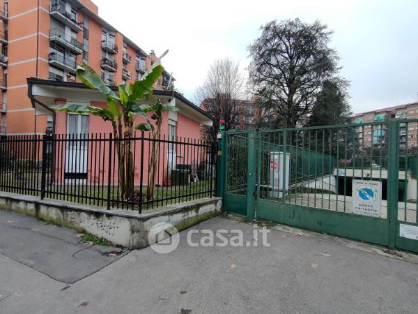 Garage/Posto auto in Vendita in Via Francesco Martinengo 37 a Milano