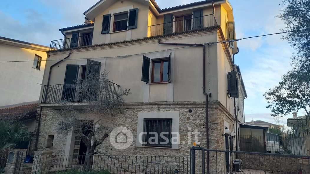 Casa indipendente in Affitto in Via Canaparo 47 a Fossacesia