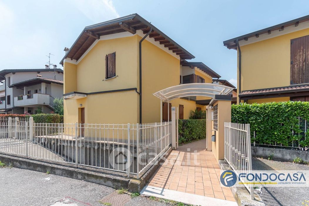 Appartamento in Vendita in Via Valcamonica a Brescia