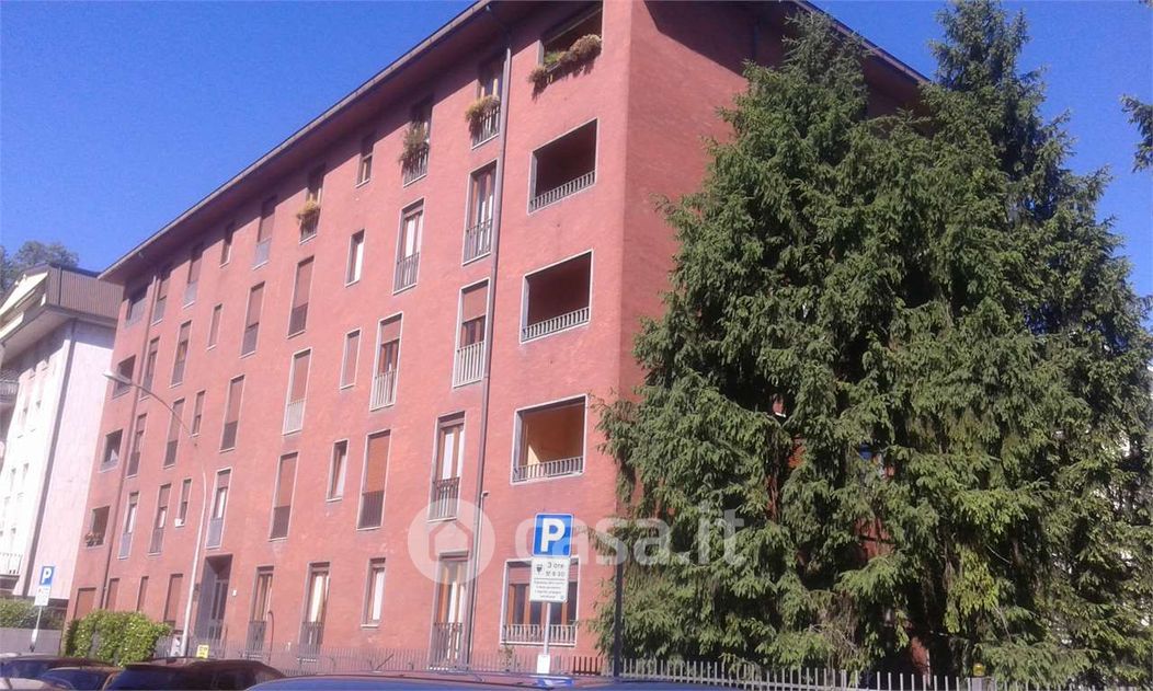 Appartamento in Vendita in Via Salvo D'Acquisto 3 a Varese