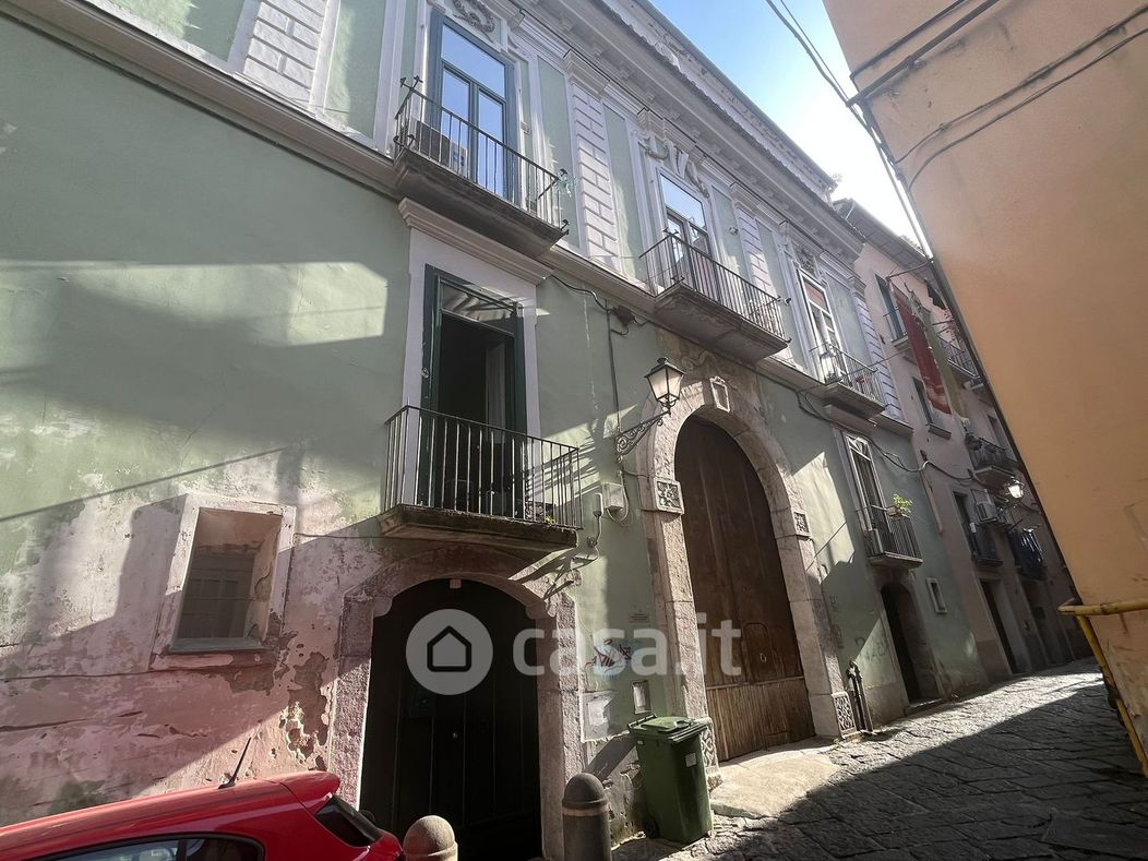 Appartamento in Vendita in Via Torquato Tasso 33 a Salerno