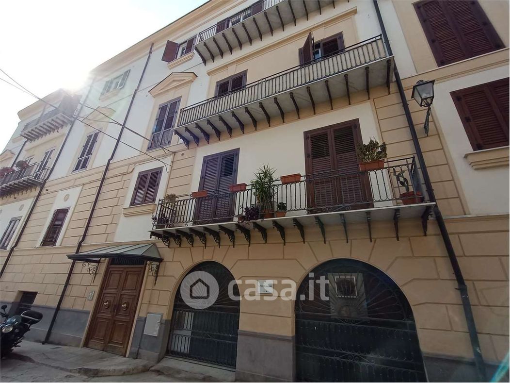 Appartamento in Vendita in Piazza Santa Chiara a Palermo