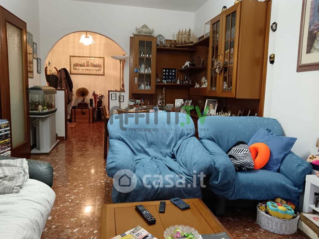 Appartamento in Vendita in Via Bassagrande 18 a Carrara