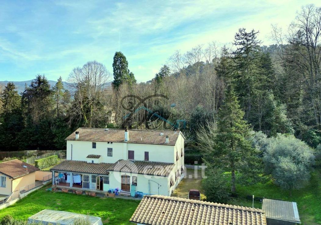 Villa in Vendita in Via per Gattaiola e Meati 1 a Lucca