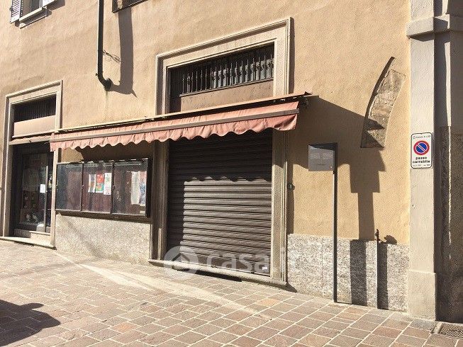 Negozio/Locale commerciale in Affitto in Via Cavour a San Martino in Strada