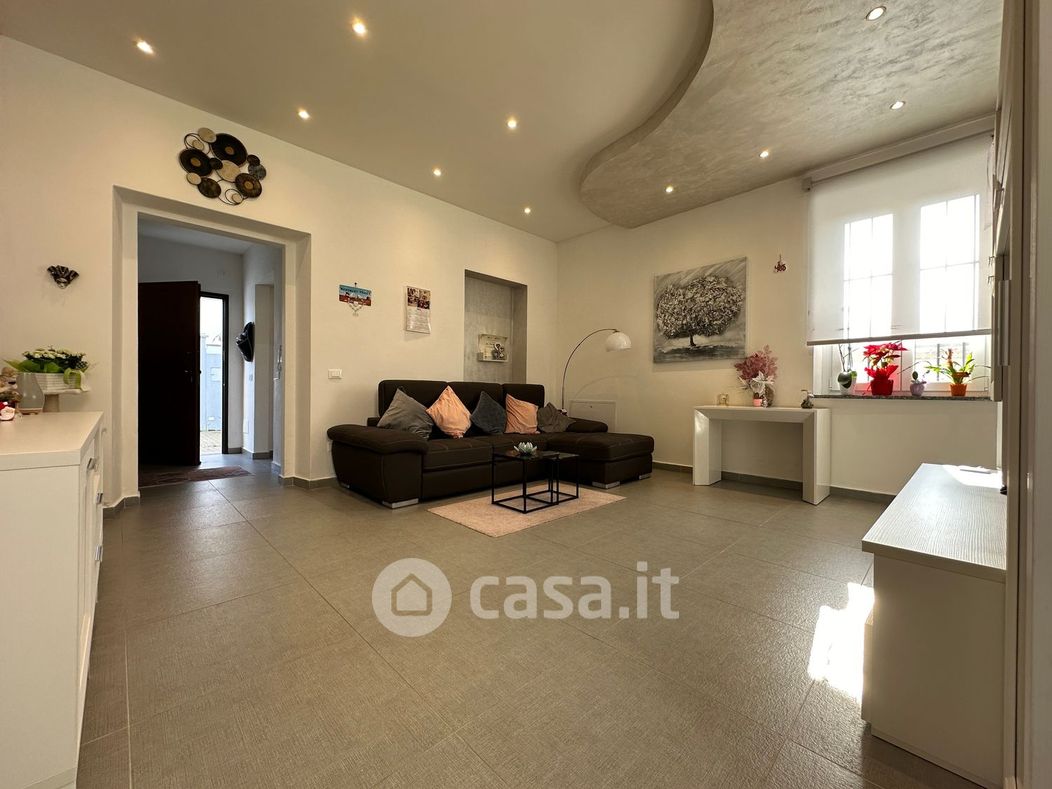 Villa in Vendita in Via Renato Casalino 24 a Vercelli