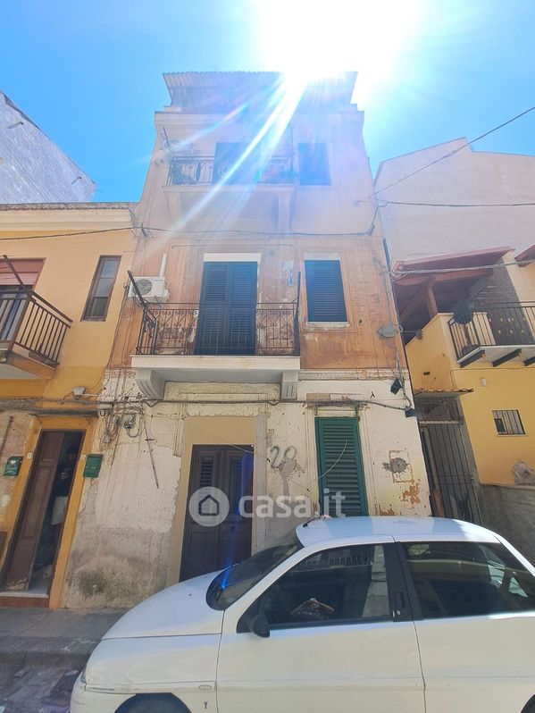 Appartamento in Vendita in Via cabrera a Palermo