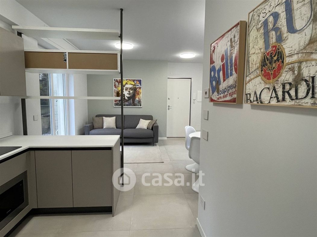 Appartamento in Affitto in Via Fratelli Bandiera a Desenzano del Garda