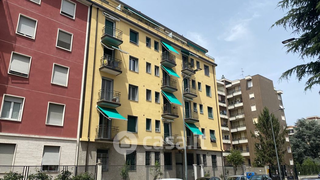 Appartamento in Vendita in Via Val Cannobina a Milano